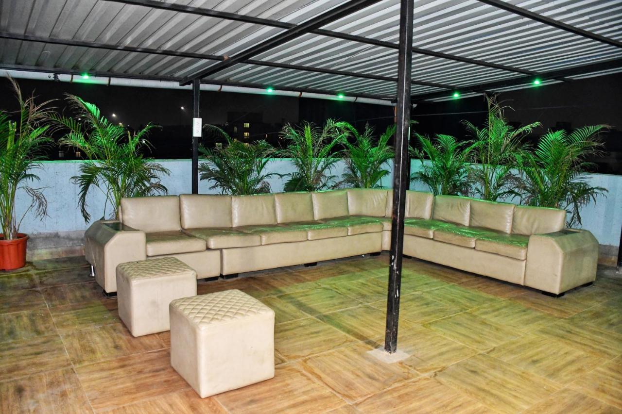 Megh Residency Navi Mumbai Hotel Екстериор снимка