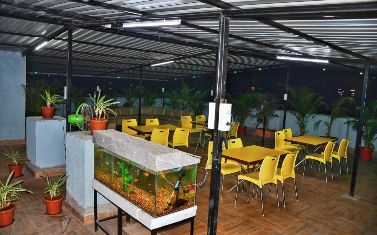Megh Residency Navi Mumbai Hotel Екстериор снимка