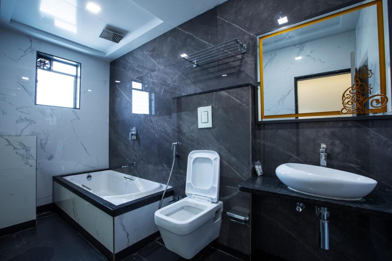 Megh Residency Navi Mumbai Hotel Екстериор снимка
