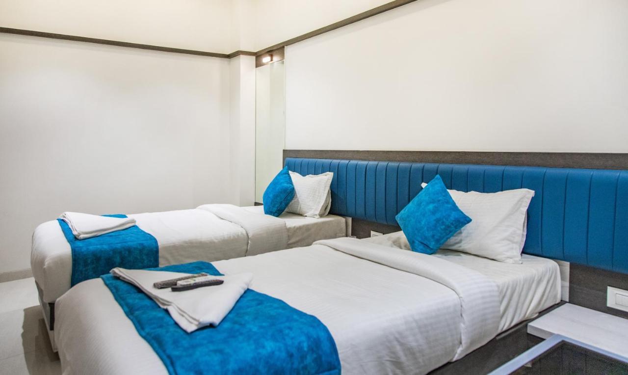 Megh Residency Navi Mumbai Hotel Екстериор снимка