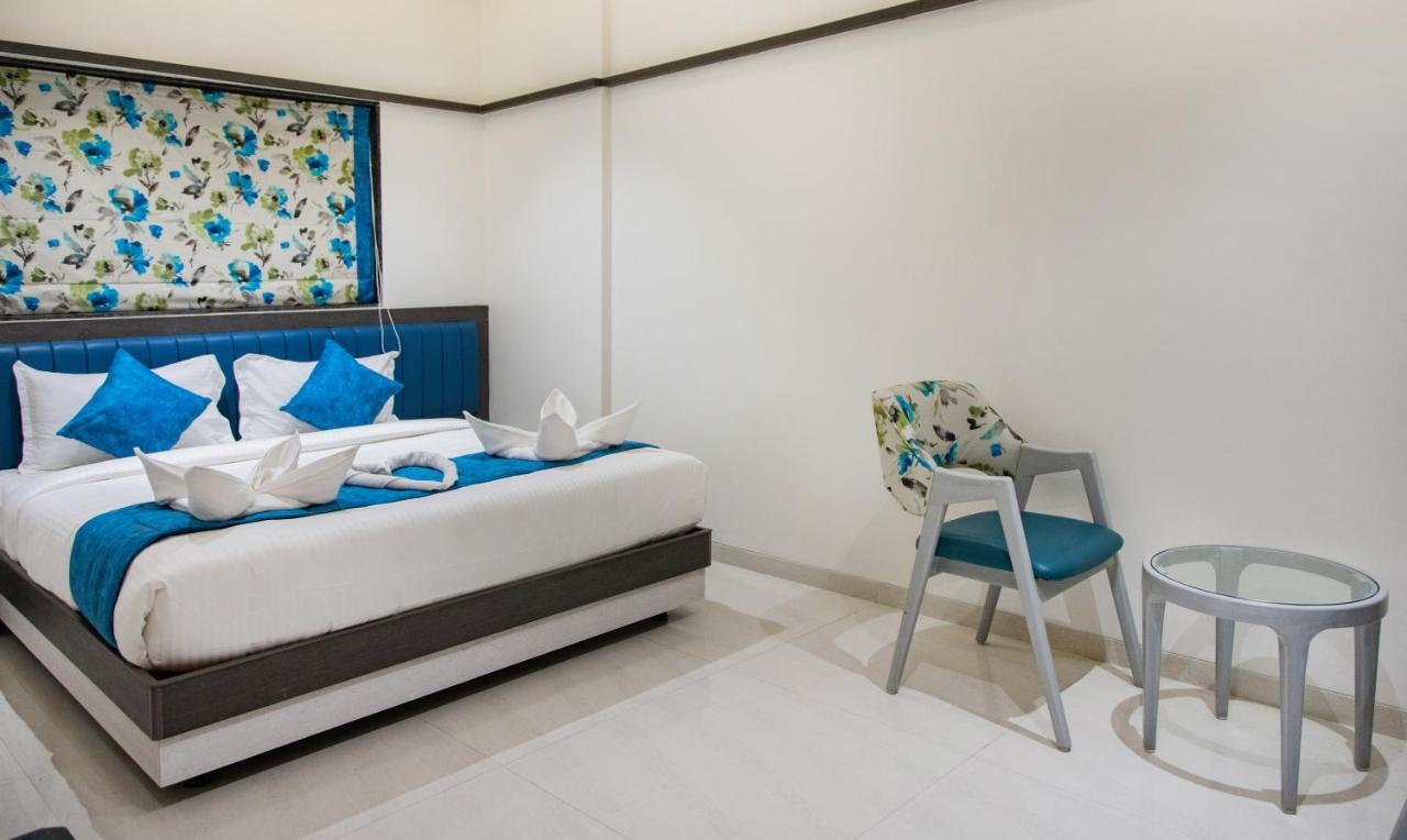 Megh Residency Navi Mumbai Hotel Екстериор снимка
