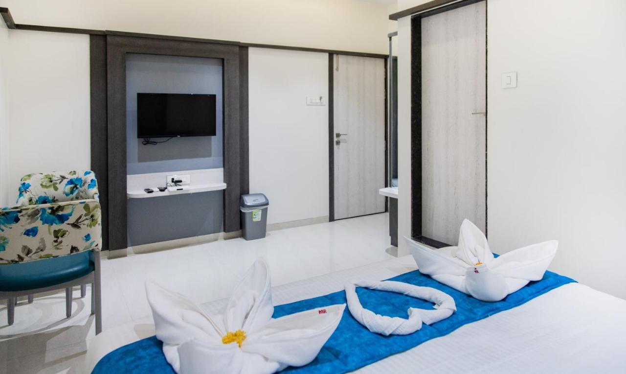 Megh Residency Navi Mumbai Hotel Екстериор снимка