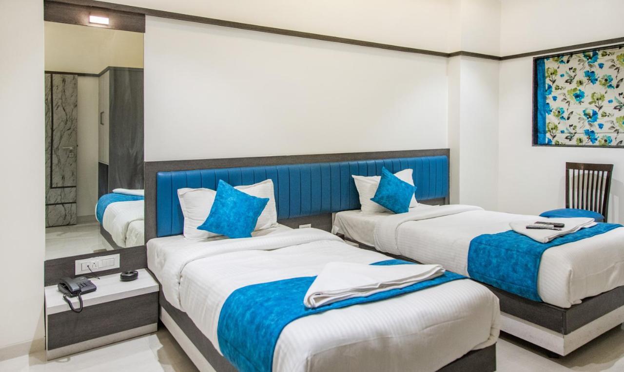 Megh Residency Navi Mumbai Hotel Екстериор снимка