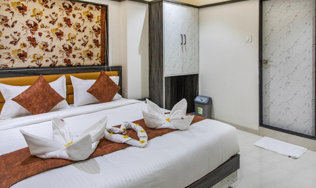 Megh Residency Navi Mumbai Hotel Екстериор снимка