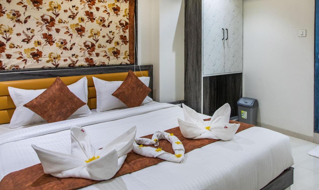 Megh Residency Navi Mumbai Hotel Екстериор снимка