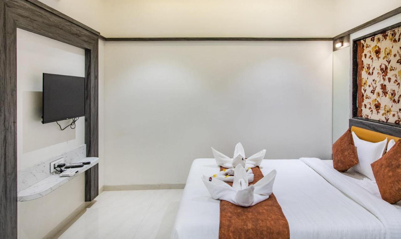Megh Residency Navi Mumbai Hotel Екстериор снимка