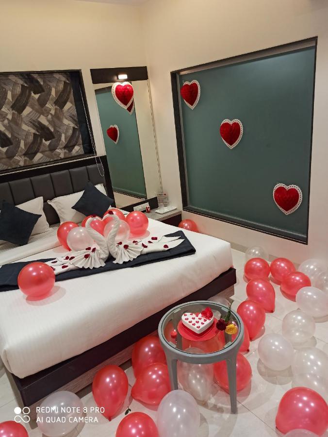 Megh Residency Navi Mumbai Hotel Екстериор снимка