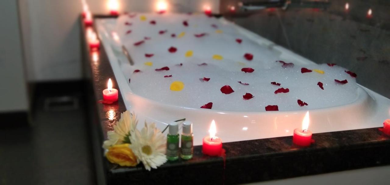 Megh Residency Navi Mumbai Hotel Екстериор снимка