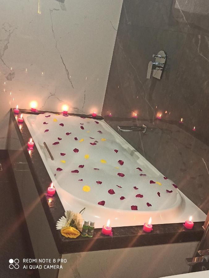 Megh Residency Navi Mumbai Hotel Екстериор снимка